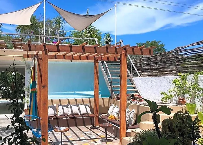 Teetotum Hotel